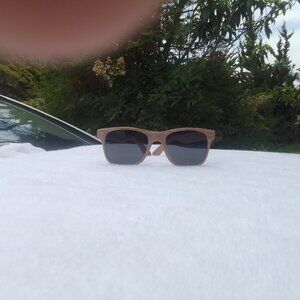 Luxury classic-style wooden-carving-polishing sunglasses for him/her brand new